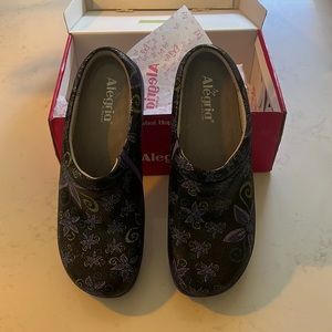 Alegria Clogs - NWT Size 42